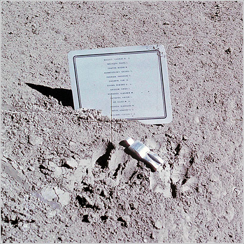 El astronauta caído por Paul Van Hoeydonck