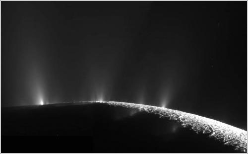 Los chorros de agua de Encélado
