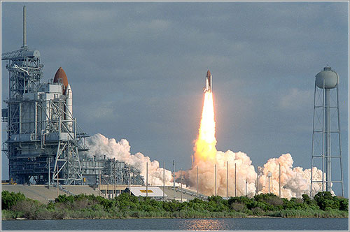 Lanzamiento de la misión STS-31 - NASA