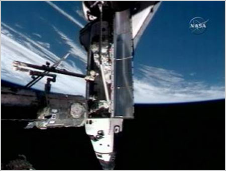 Endeavour atracado en la ISS - NASA TV