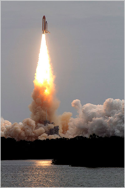 Lanzamiento de la misión STS-135