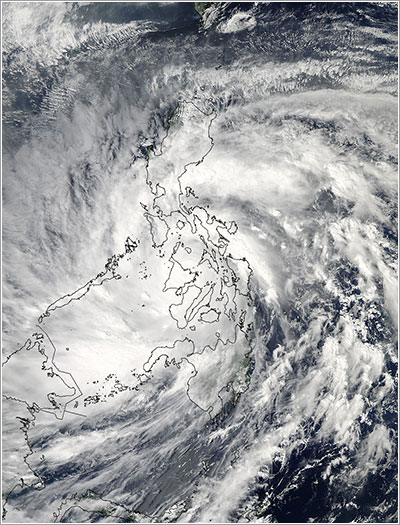 Yolanda/Haiyan sobre las Filipinas