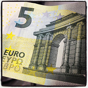 Nuevo billete de 5 euros (CC)-by Alvy