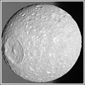 Espectaculares primeros planos de Mimas por la sonda Cassini
