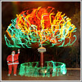 Un árbol de navidad construido con una bobina de Tesla de 500.000 voltios