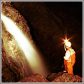 Una mini hidroeléctrica a 700 metros bajo tierra y en la sexta cueva mayor del mundo Una mini hidroeléctrica a 700 metros bajo tierra y en la sexta cueva mayor del mundo