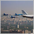 Aviones sobrevolando Moscú en el Día de la Victoria Aviones sobrevolando Moscú en el Día de la Victoria