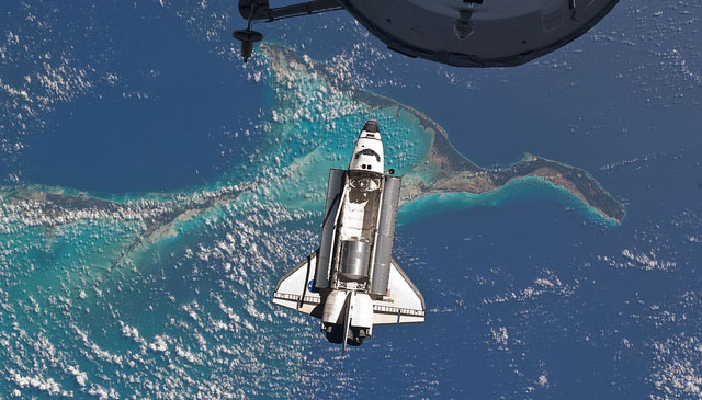 Atlantis Over the Bahamas (NASA, International Space Station, 07/10/11)