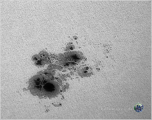 AR 2192 a escala con la Tierra