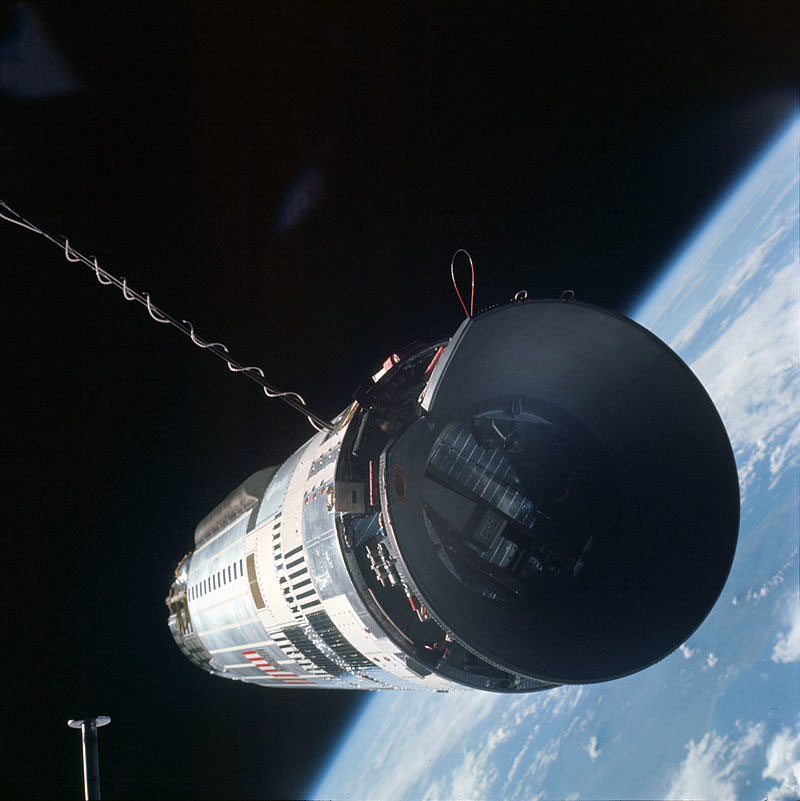 Puerto de atraque de un Agena visto desde la Gemini 12