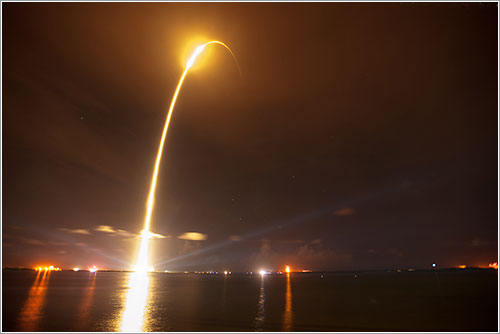 Lanzamiento de la Dragon CRS-1 - Ben Cooper/LaunchPhotography.com