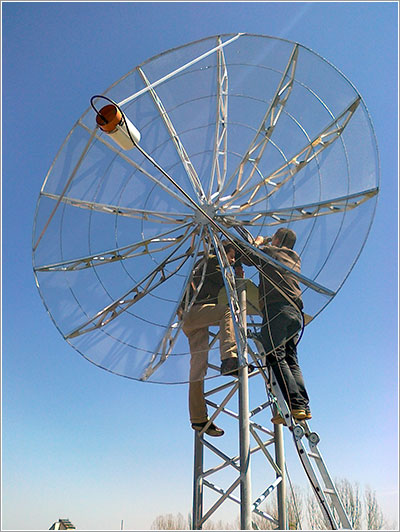 La antena para recibir señales del Goliat - ROSA