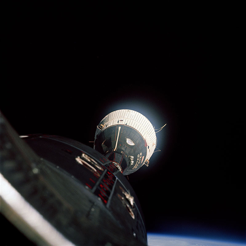 La Gemini 7 a unos 20 metros de distancia