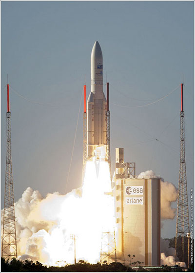 Lanzamiento del Ariane 5 ECA VA208 - ESA/CNES/Arianespace/Optique Video du CSG