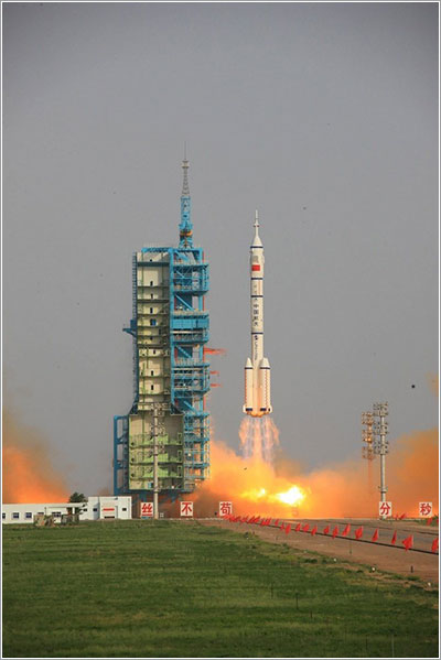 Lanzamiento de la Shenzhou-9