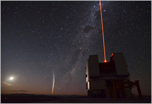 Lovejoy sobre el VLT - Gabriel Brammer/European Southern Observatory