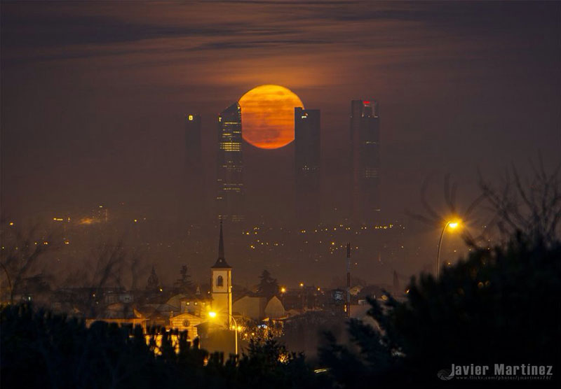 Última luna de 2015 por Javier Martínez Morán