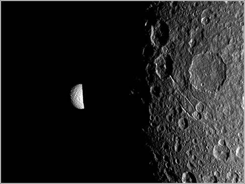 Mimas y Dione - NASA/JPL-Caltech/Space Science Institute