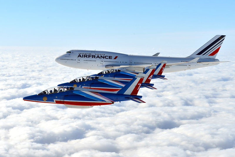 Patrouille y 747 desde babor