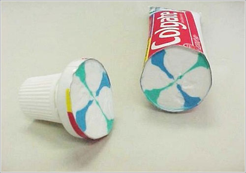 Tubo de pasta de dientes cortado