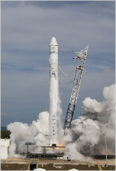 Prueba de motores del Falcon 9 el pasado 30 de abril - NASA