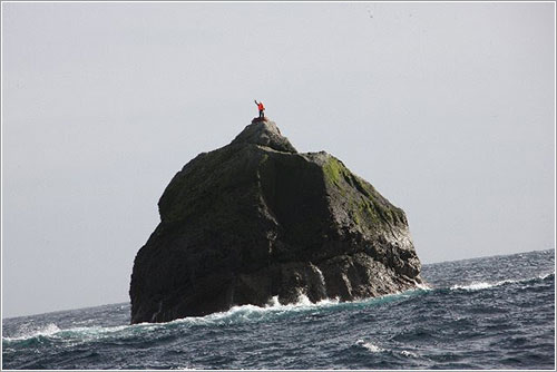 Un aficionado subido a Rockall