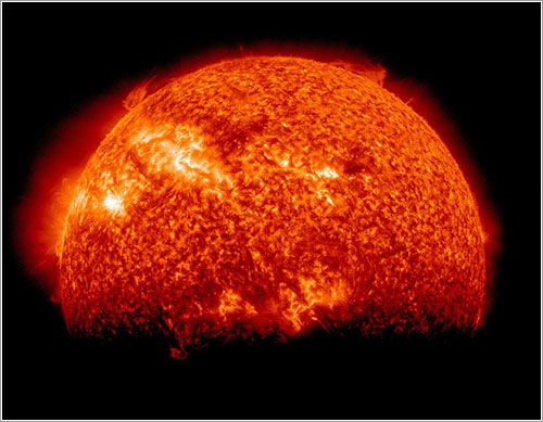 El Sol parcialmente oculto por la Tierra