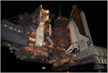 Atlantis en la plataforma de lanzamiento - NASA/Kim Shiflett