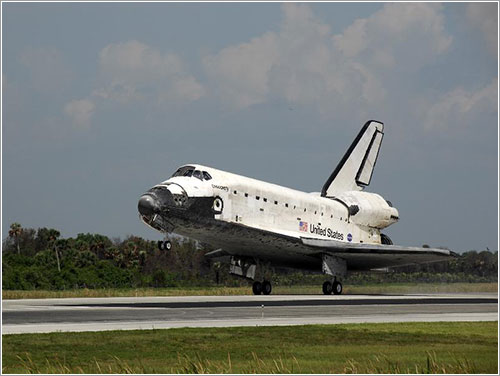 Aterrizaje del Discovery tras la misión STS-124 - NASA/Kim Shiflett