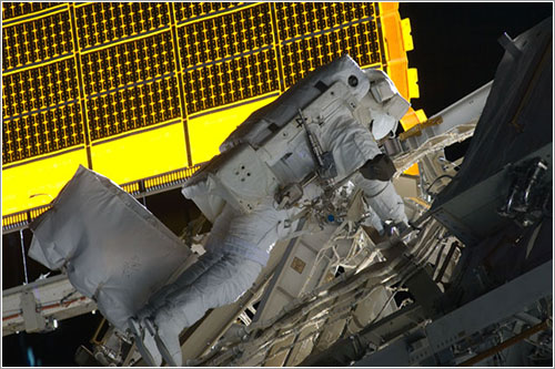 Bowen durante el paseo espacial - NASA
