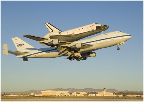 El Endeavour a su partida de California - NASA