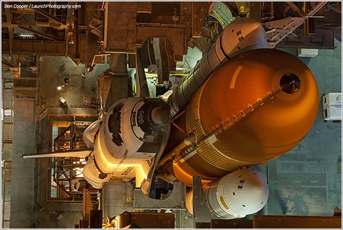 El Endeavour en el VAB - Ben Cooper / LaunchPhotography.com