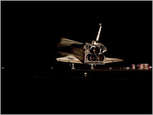 Atlantis tomando tierra - NASA/Kim Shiflett