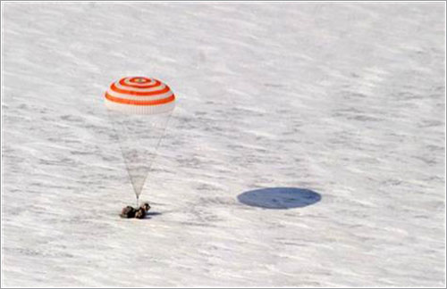 La Soyuz TMA-01M toma tierra