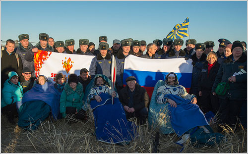 Los tres astronautas de la Soyuz TMA-09M