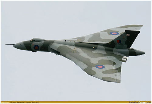 Avro Vulcan Mk 2 XH558 por Ricardo Sanabria / AviationCorner