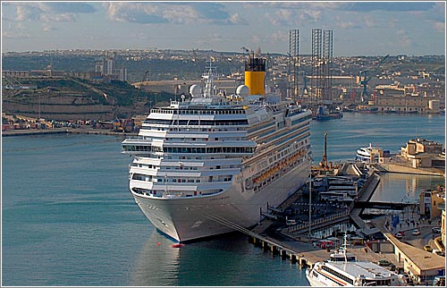  Costa Concordia en La Veleta, Malta (CC) John Haslam (2008) @ Flickr