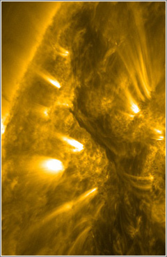 El sol emitiendo una majestuosa nube de gas de 800.000 kilómetros de alto (detalle) / Foto: NASA Goddard Space Flight Center