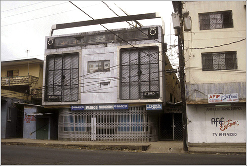 Randall Street Electronics Shop (C) Timbobo3