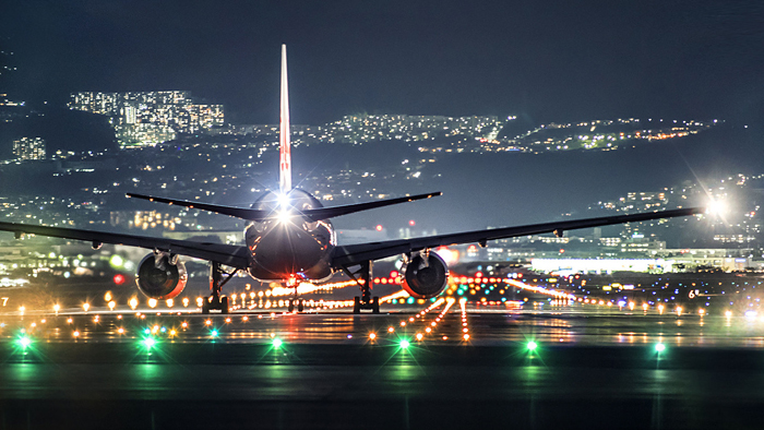 ¿Cómo ven los aviones por la noche?