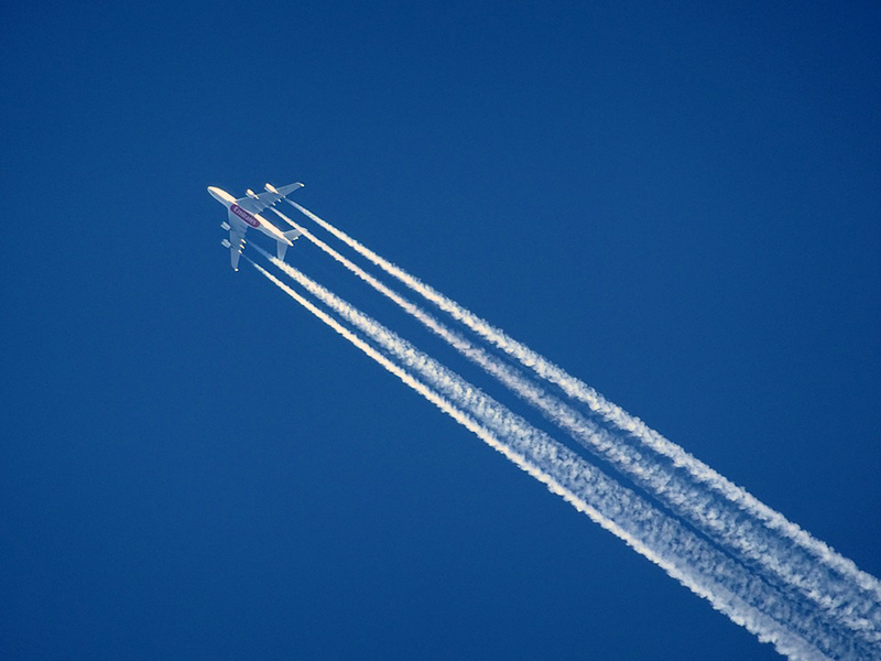 A380 dejando estelas