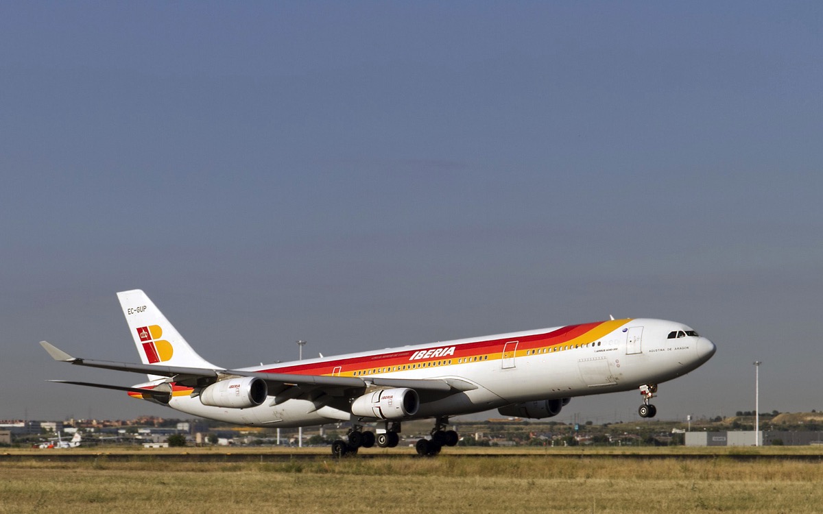 El A340-300 EC-GUP en 2011