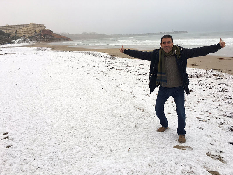 Nieve en la playa en Murcia