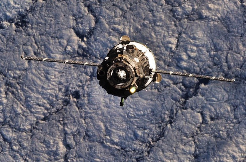 La Soyuz MS–01 aproximándonse a la EEI