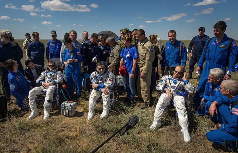 La tripulación de la Soyuz TMA–19M ya en tierra