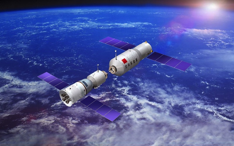 Shenzhou 11 en primer plano y el Tiangong 2