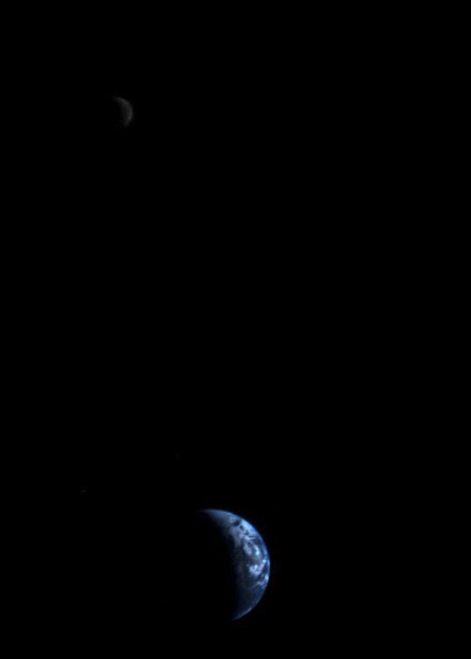 La Tierra y la Luna vistas por la Voyager 1